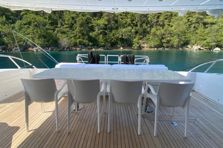 gallery-646dc14bf2398