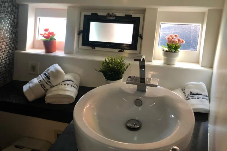 gallery-646dc703d533c