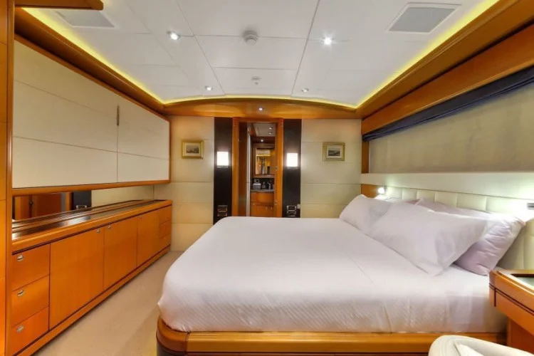 gallery-646f3051ab93a