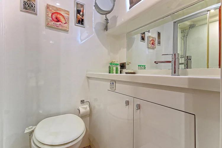 gallery-646f377b375ad