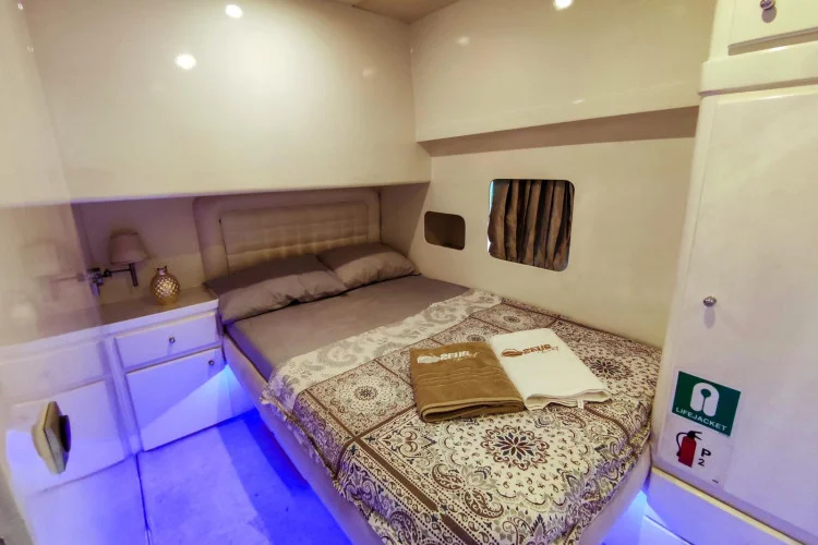 gallery-646fe5ab7bf48