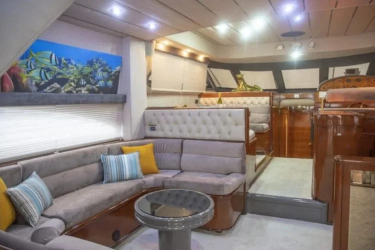 gallery-64772a7aa6501