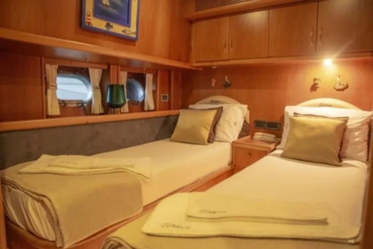 gallery-64772aa66fbb1