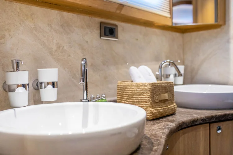 gallery-64abad00b2fea